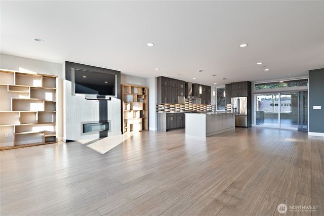 5030 Puget Boulevard SW, Seattle, WA 98106