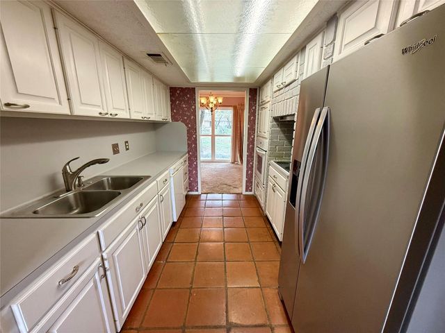 8402 Candelaria DR, Austin, TX 78737