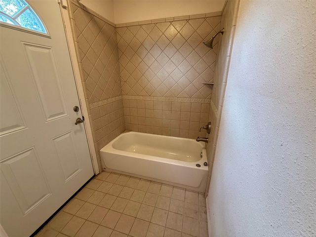 8402 Candelaria DR, Austin, TX 78737