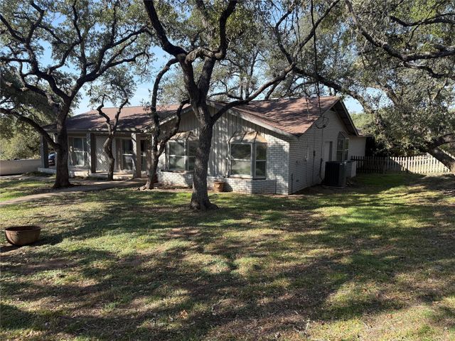 8402 Candelaria DR, Austin, TX 78737