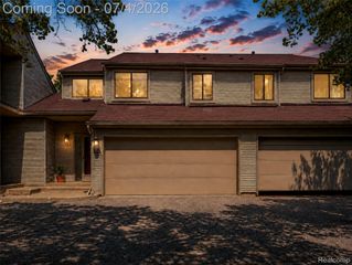 754 Ashley Circle, Rochester, MI 48307