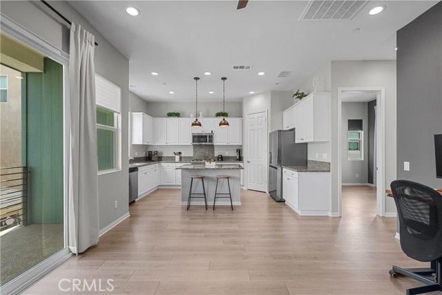 27422 Pioneer Court, Valencia (santa Clarita), CA 91381