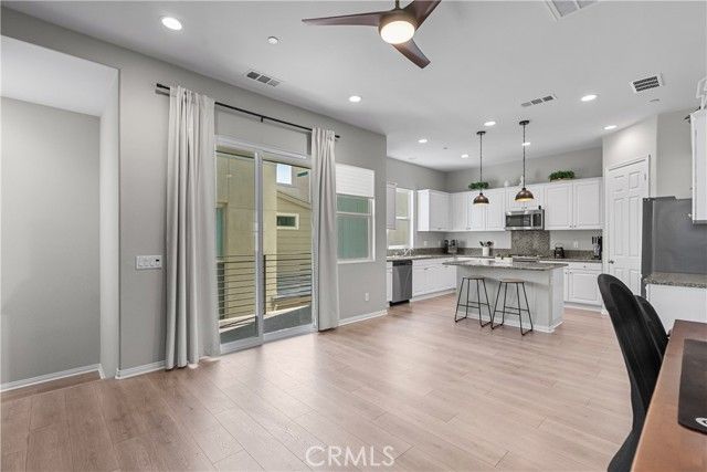 27422 Pioneer Court, Valencia (santa Clarita), CA 91381