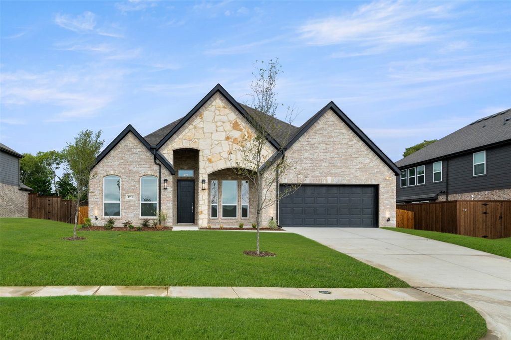 1911 Aspen, Cedar Hill, TX 75104