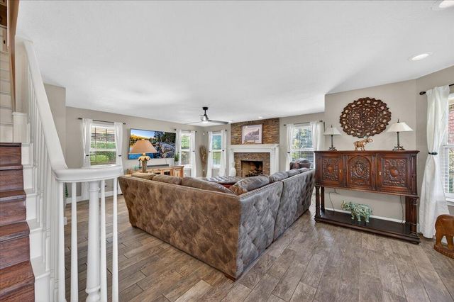 1652 S Exeter Court, Visalia, CA 93292