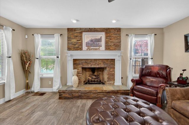 1652 S Exeter Court, Visalia, CA 93292