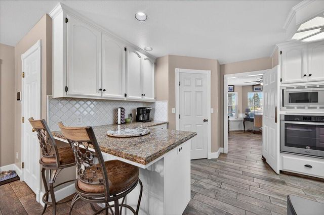 1652 S Exeter Court, Visalia, CA 93292