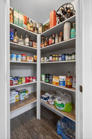 1652 S Exeter Court, Visalia, CA 93292