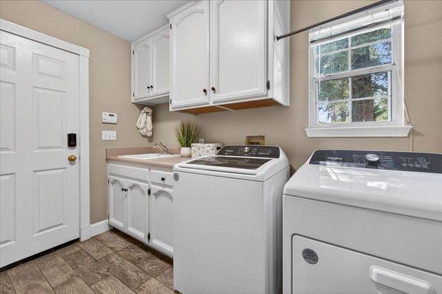 1652 S Exeter Court, Visalia, CA 93292