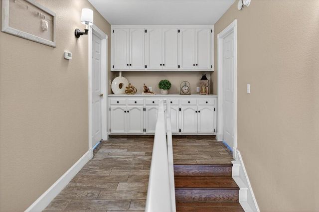 1652 S Exeter Court, Visalia, CA 93292