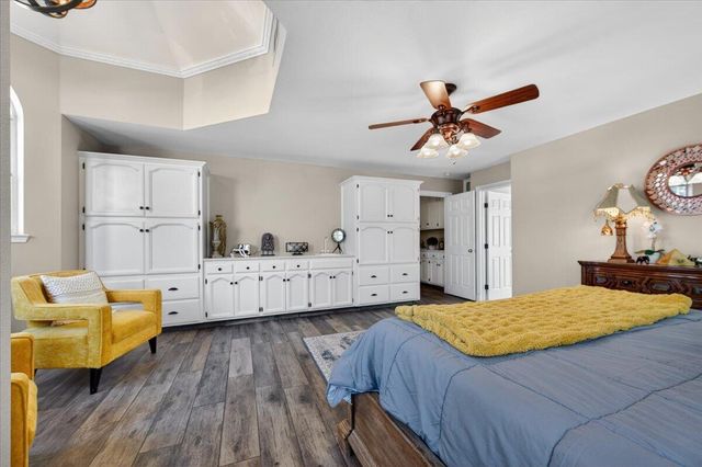 1652 S Exeter Court, Visalia, CA 93292