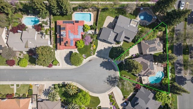 1652 S Exeter Court, Visalia, CA 93292