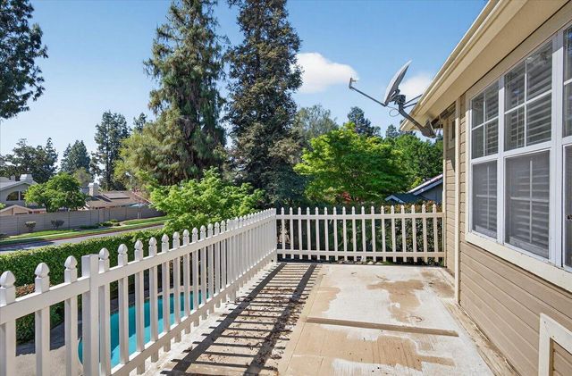 1652 S Exeter Court, Visalia, CA 93292