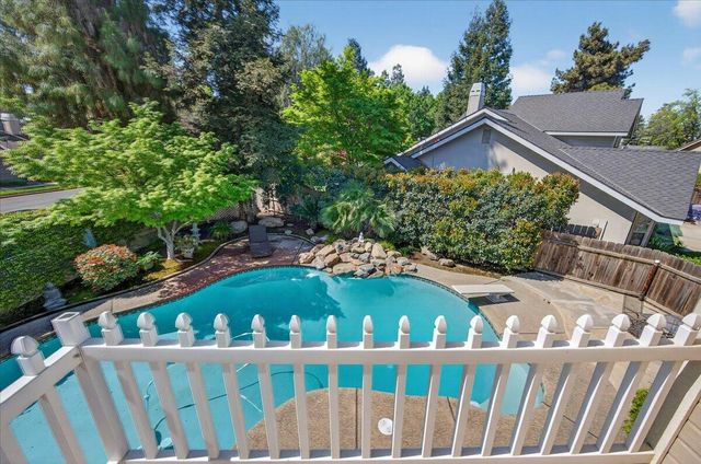 1652 S Exeter Court, Visalia, CA 93292