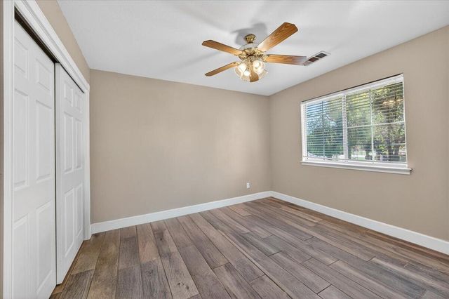 1652 S Exeter Court, Visalia, CA 93292