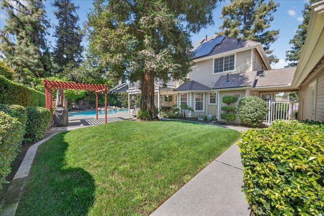 1652 S Exeter Court, Visalia, CA 93292