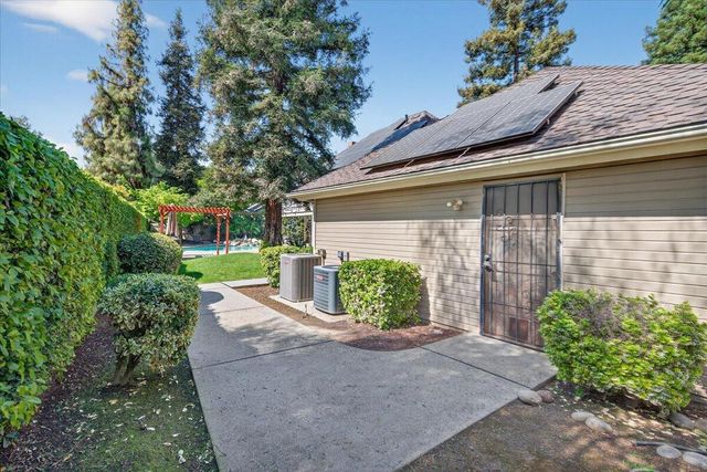 1652 S Exeter Court, Visalia, CA 93292