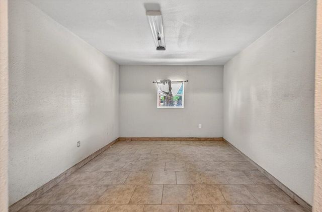 1652 S Exeter Court, Visalia, CA 93292