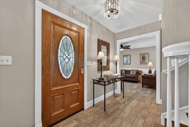 1652 S Exeter Court, Visalia, CA 93292