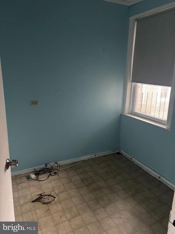 521 W GIRARD AVE, Philadelphia, PA 19123