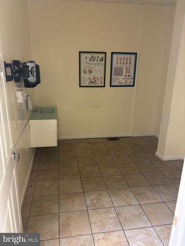 521 W GIRARD AVE, Philadelphia, PA 19123