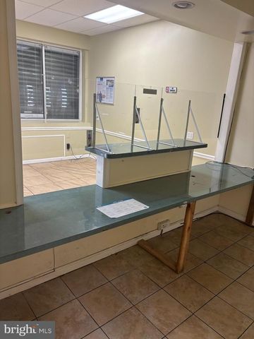 521 W GIRARD AVE, Philadelphia, PA 19123