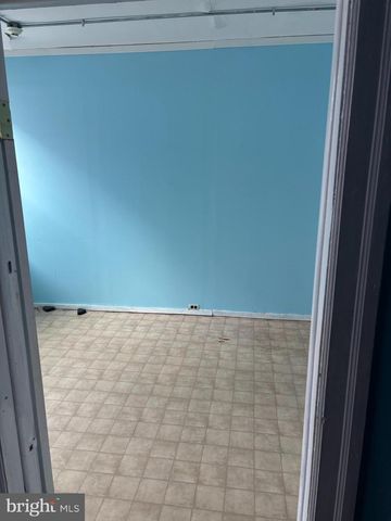 521 W GIRARD AVE, Philadelphia, PA 19123