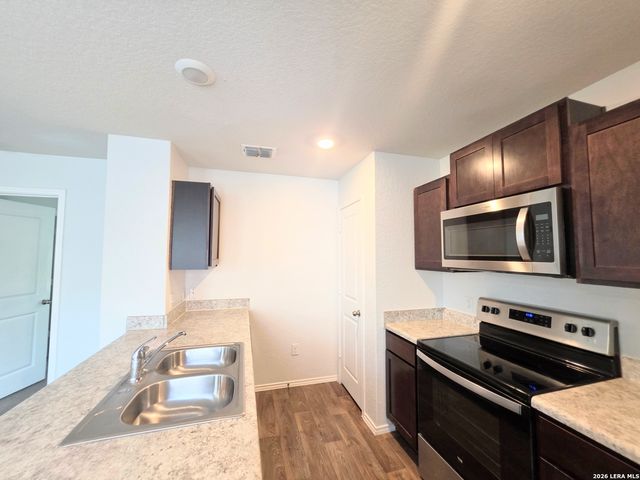 8006 MIRANDA CYN, San Antonio, TX 78252