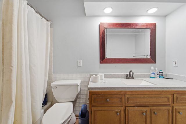 1847 NW 80th Place, Clive, IA 50325
