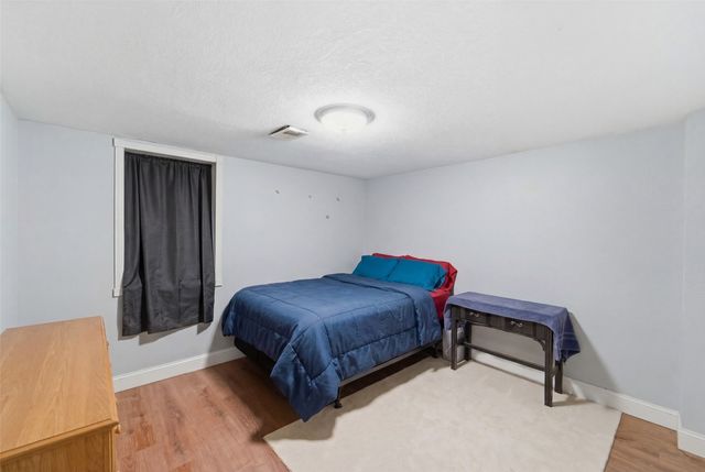 1847 NW 80th Place, Clive, IA 50325