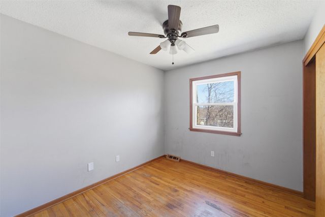 1847 NW 80th Place, Clive, IA 50325