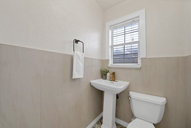 5404 Westcreek Drive, Fort Worth, TX 76133