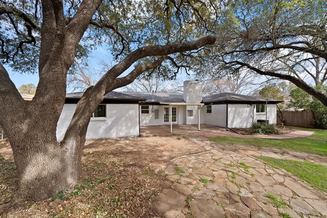 5404 Westcreek Drive, Fort Worth, TX 76133