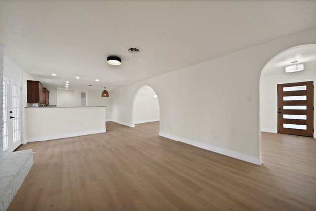 5404 Westcreek Drive, Fort Worth, TX 76133