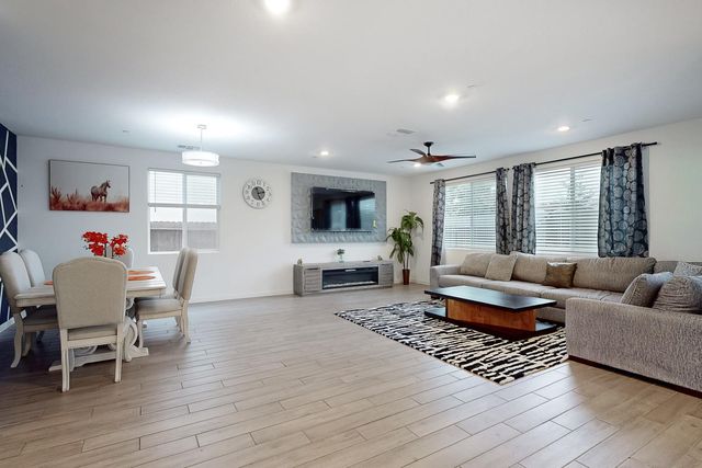 1496 Algodon Rd, Olivehurst, CA 95961