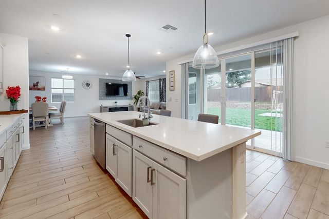 1496 Algodon Rd, Olivehurst, CA 95961