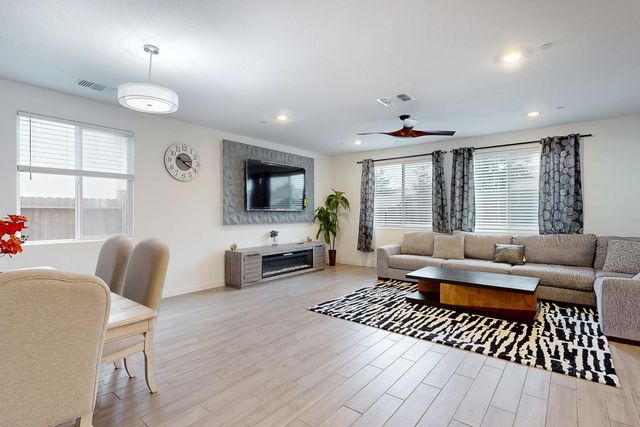 1496 Algodon Rd, Olivehurst, CA 95961