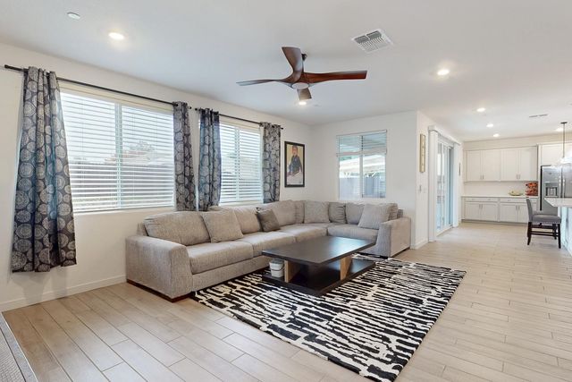 1496 Algodon Rd, Olivehurst, CA 95961