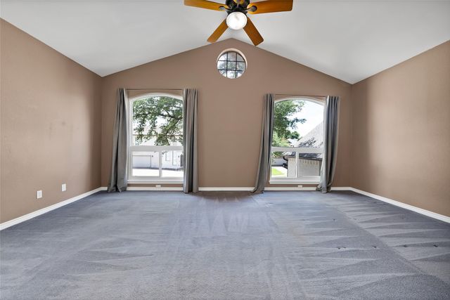 3033 Everest Drive, Bedford, TX 76021