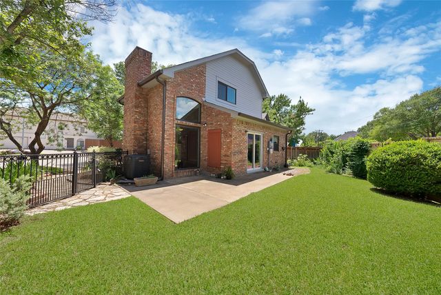 3033 Everest Drive, Bedford, TX 76021