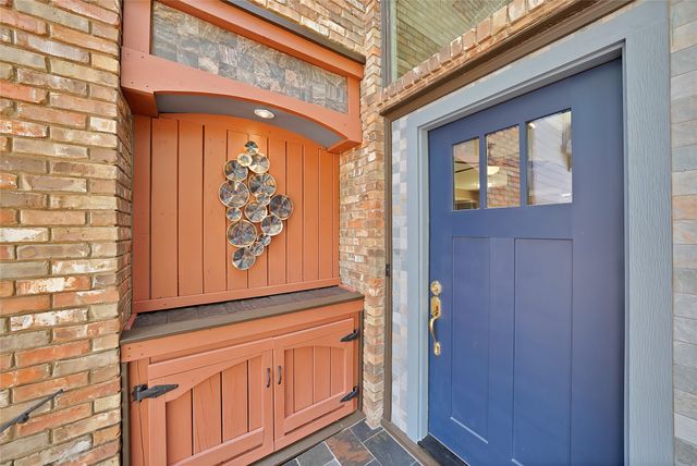 3033 Everest Drive, Bedford, TX 76021