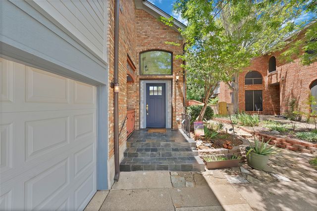 3033 Everest Drive, Bedford, TX 76021