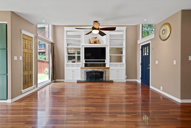 3033 Everest Drive, Bedford, TX 76021