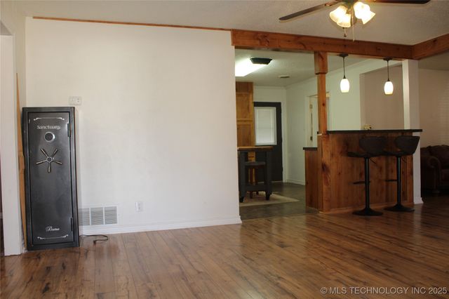 503 W McCurtain, Calera, OK 74730