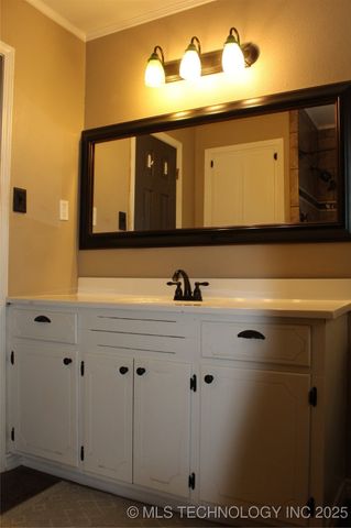 503 W McCurtain, Calera, OK 74730