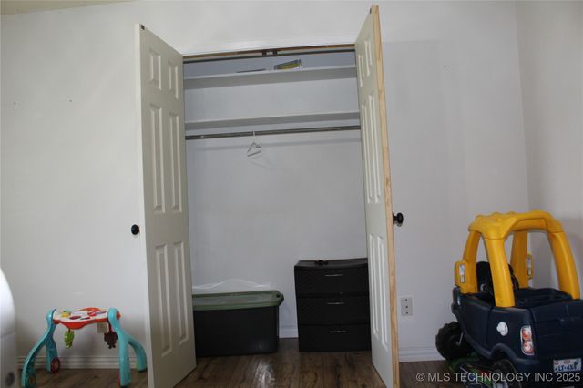 503 W McCurtain, Calera, OK 74730