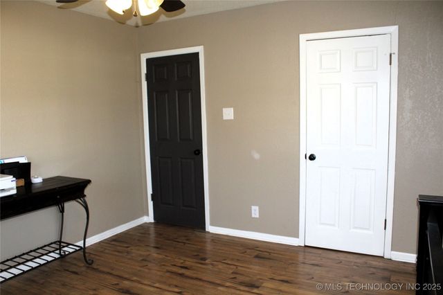 503 W McCurtain, Calera, OK 74730