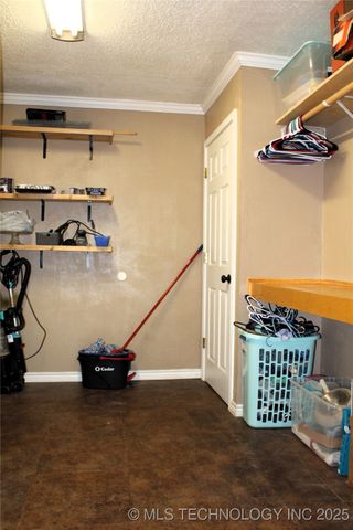 503 W McCurtain, Calera, OK 74730