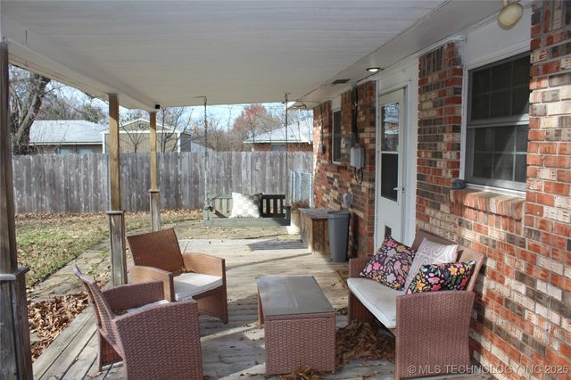 503 W McCurtain, Calera, OK 74730