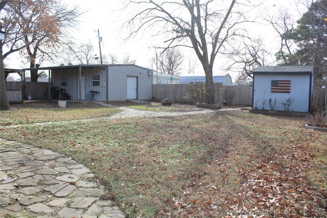 503 W McCurtain, Calera, OK 74730